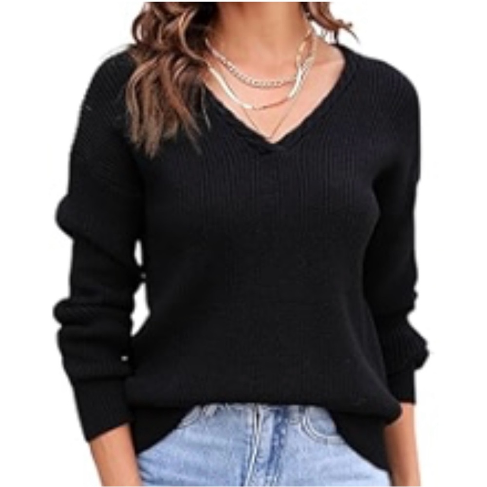 Alya women’s size medium cable knit sweater V-neck with crisscross front black